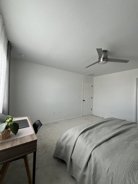 Blank bedroom wall before Machine Canvas printing